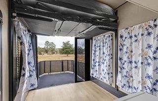 2018 Grand Design Momentum 351M ( Delivery Only)