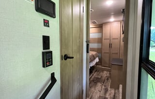 2022 Raptor 352 Toy Hauler