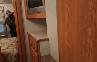 2005 Winnebago Journey 36M