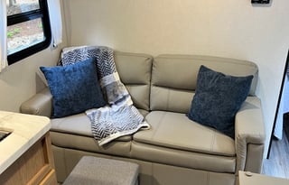 (Holiday Special) PrimeTime Avenger Bunkhouse 26BK