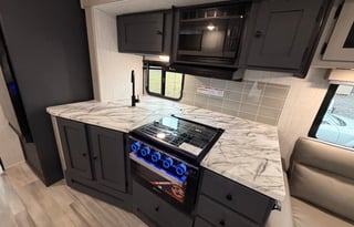 Family Adventure Camper – Apex 300BHS Bunkhouse RV