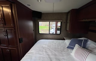 2013 Thor Motor Coach ACE 29 2