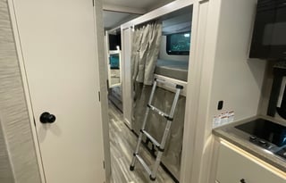 Rollin Ritz  2022 Thor Motor Coach Four Winds 31E