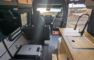 ROVENN - Mercedes Winnebago Adventure Wagon++ 70SE