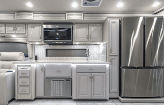 2023 Fleetwood RV Discovery 38W