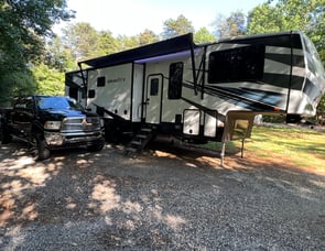 Heartland Gravity 3550