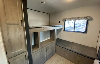 2021 Keystone Hideout LHS 318BR
