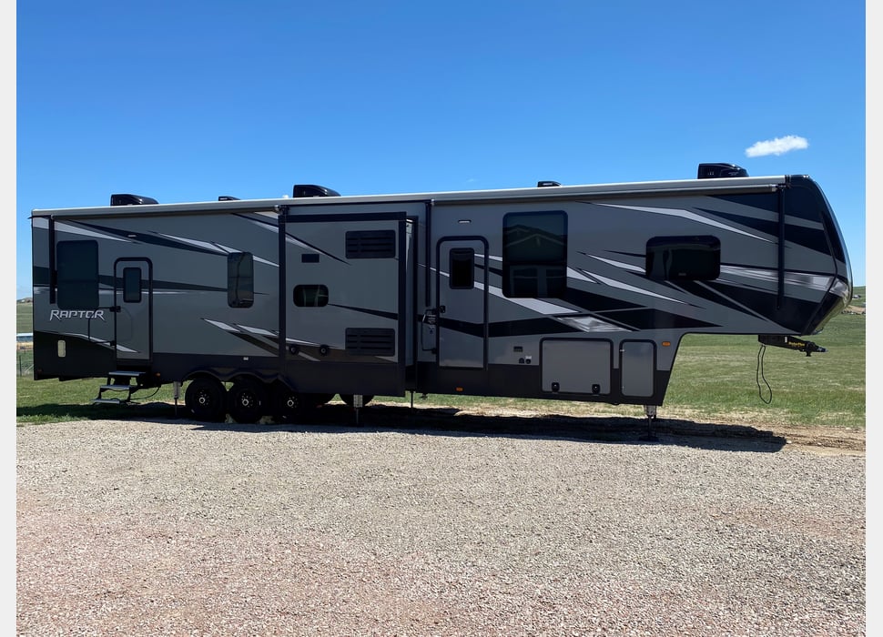 Fifth Wheel rentals in Pearland