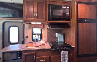 2015 Thor Motor Coach Axis 24.1