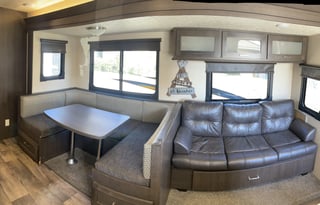 Ultimate bunkhouse w/2 bedrooms & outdoor kitchen