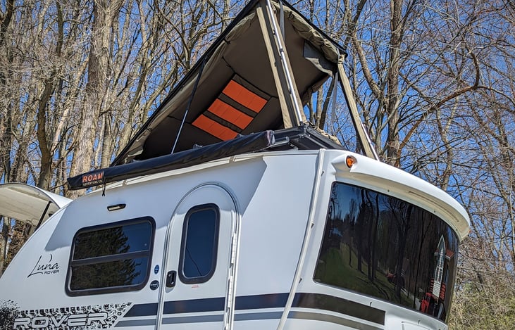 For 2023 the Luna will feature a rooftop tent from Inspired overland. Approximately the size of a full sized bed, the rooftop tent can sleep up to two additional people. Total weight allowed is 400lbs
