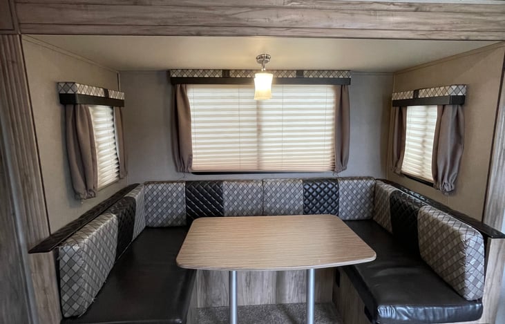 Dinette folds down to twin bed