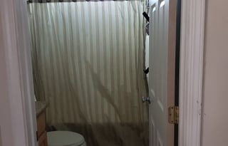 2017 2 Bed/2 Full Ba 43' 5th Wheel + Pool and Hot Tub Option + 2 Bed / 2 Ba House Option