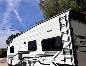 Stealth Trailers Nomad 26FK