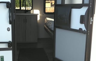 Queen, privacy curtain, bunks! Del. Available!