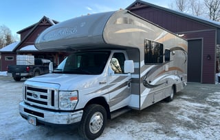 "Lucy" 2014 Thor Motor Coach Four Winds 26A