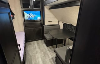 Brand NEW 2023 Jayco Jay Flight with Bunkroom