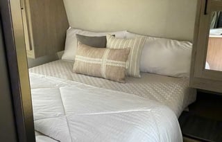 2021 Keystone RV Hideout 26BHWE ** DELIVERY ONLY**