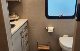 T2023 CONVENIENT & EASY TO DRIVE RV!!! MIRAMAR