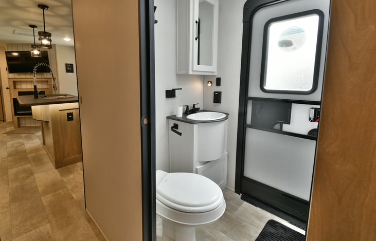 2nd Bathroom
