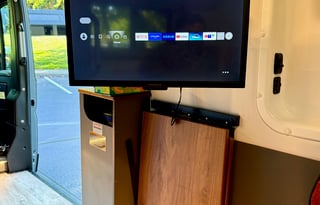 2024 Winnebago Roam 59RZPT | Open-Concept Pop-Top