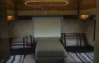 2018 Winnebago Navion 24V