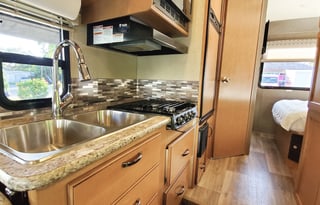 Thor Motor Coach Four Winds 24 Ft.- EARLY PICK UP