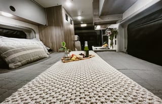 Beyond Glamping-Starlink Included-The Silver Spoon