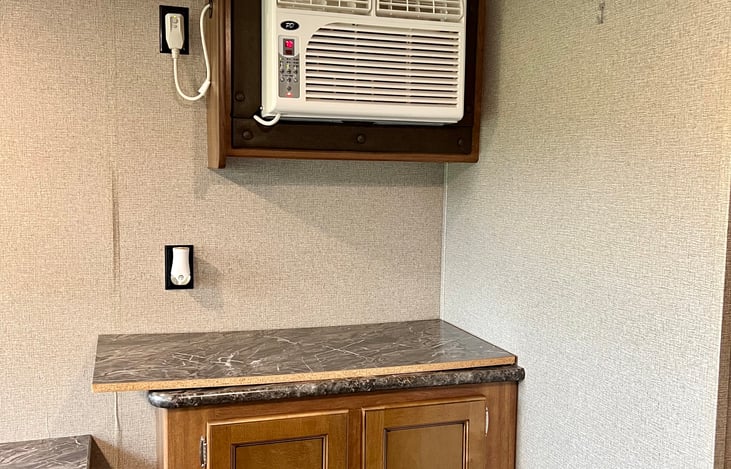 AC unit works very well