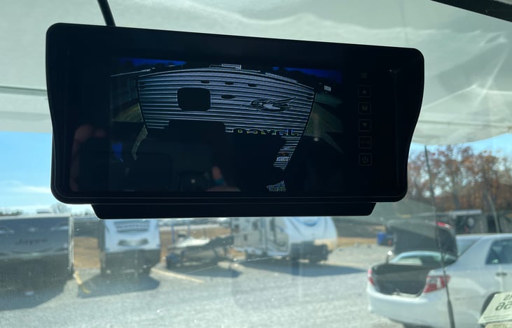 Back up camera with Apple Car Play