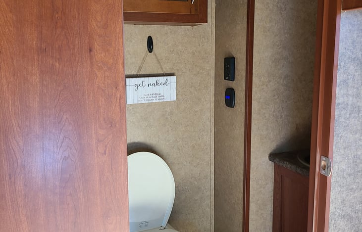 1/2 bath in garage area