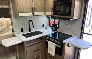 BRAND NEW Grand Design Imagine 25DBE Luxury RV