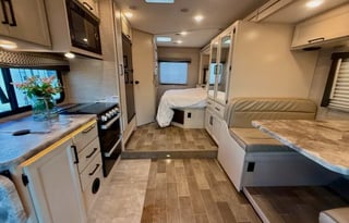 Thor Motorcoach Chateau 24F
