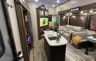 AMAZING RV2 - Must See 2BR! (Delivery Available)