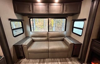 #31-'22 Grand Design Midbunk/Rear living 5th Wheel