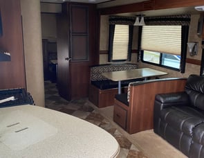 CrossRoads RV Zinger ZT32QB