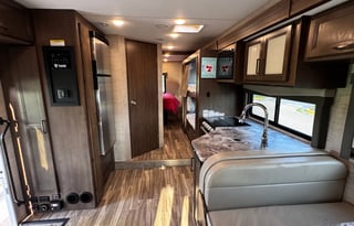 Thor Motor Coach Four Winds 31EV - Family Friendly