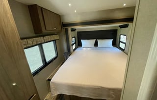 2017 Isata 3, Diesel, Auto-level, Fully Loaded.