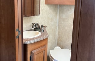 2014 Coachmen RV Leprechaun 320BH Chevy 4500