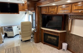 2012 Tiffin Phaeton HAL724
