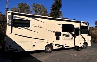 2021 Jayco Alante 29F with Bunk beds and WiFi