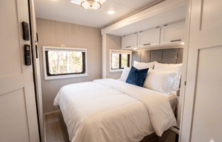 C4 *NEW* 2023 Prism Mercedes Luxury Rv - Sleeps 6