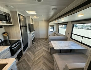 EAST TO WEST Della Terra 261RB