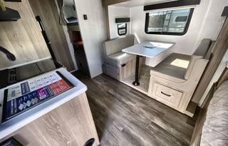 New Geo Pro G20BHS, Sleeps 6, Bunk Beds, Furnished
