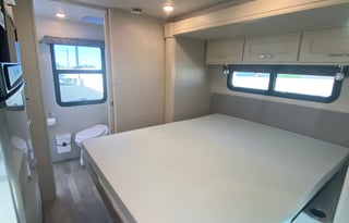 West Coast Getaway Glamper - Tiffin Wayfarer!