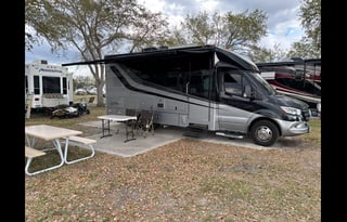 2023 Renegade Vienna 25VRML, Mercedes 3500 Chassis