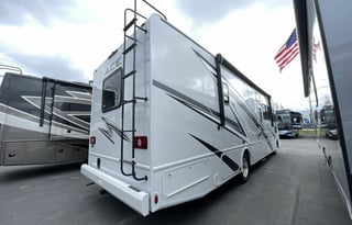 2024 Thor Ace 32B (Sleeps 8 to 9!