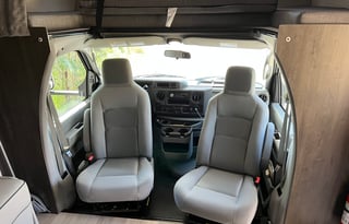 BEAUTIFUL/COMFORTABLE RV ~FULLY STOCKED ~SLEEPS 8