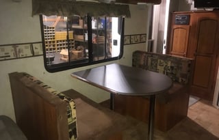 2011 Coachmen Freedom Express LTZ