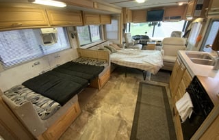 2000 Fleetwood RV Bounder